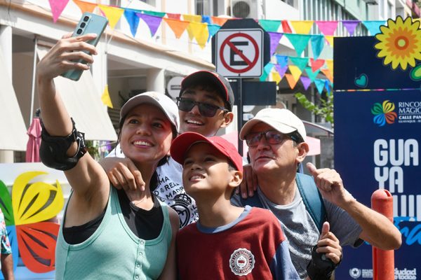 Por el Día del Padre la Ruta Centro peatonalizó calles emblemáticas de Guayaquil .