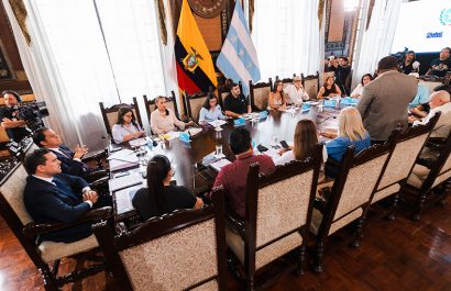 El Concejo Municipal, en una sesión extraordinaria este jueves por la mañana, expresó un respaldo mayoritario al alcalde Aquiles Alvarez