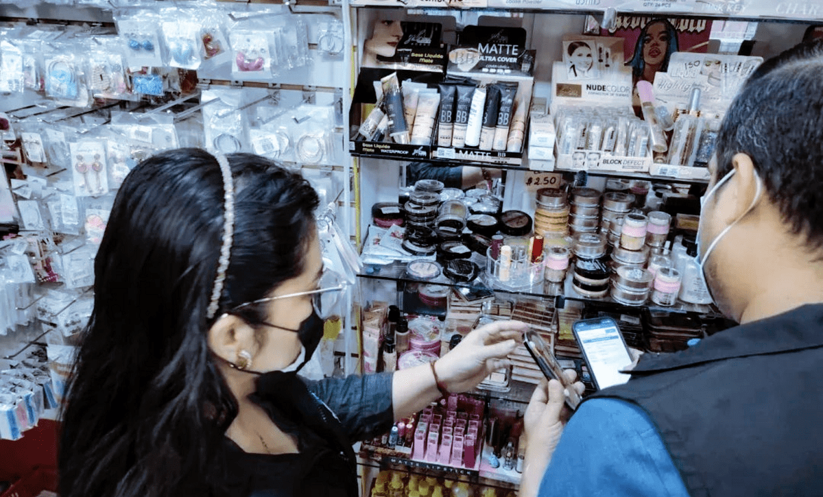 ¿Usas maquillaje? Podrías estar en riesgo: miles de productos cosméticos sin control fueron decomisados en Ecuador