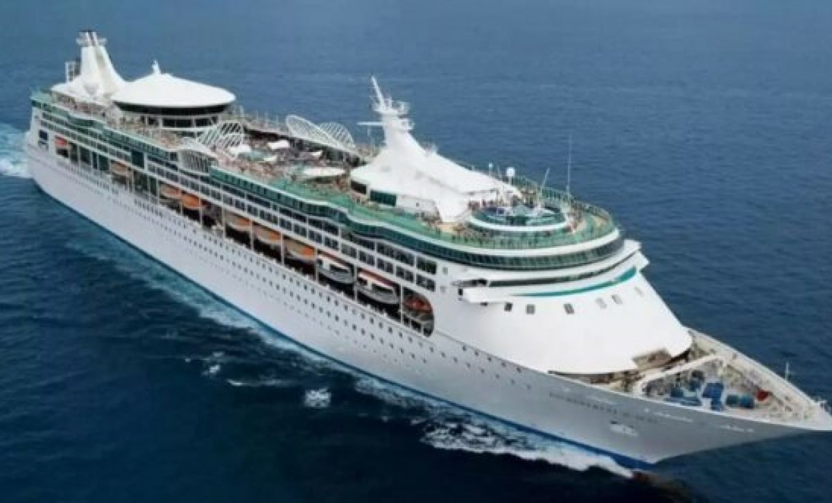 Un crucero de lujo interrumpe su viaje y salva vidas en el Caribe: así fue el dramático rescate