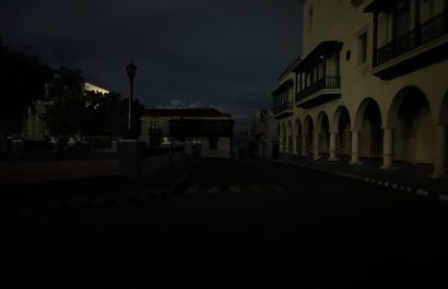 Falla en línea de alta tensión deja sin electricidad a la región oriental de Cuba