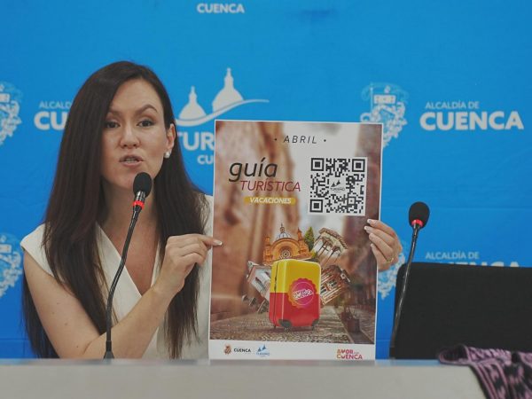Lorena Guillén promocionando Cuenca como ciudad turística.