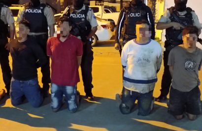 Los cinco detenidos durante un enfrentamiento con los militares.