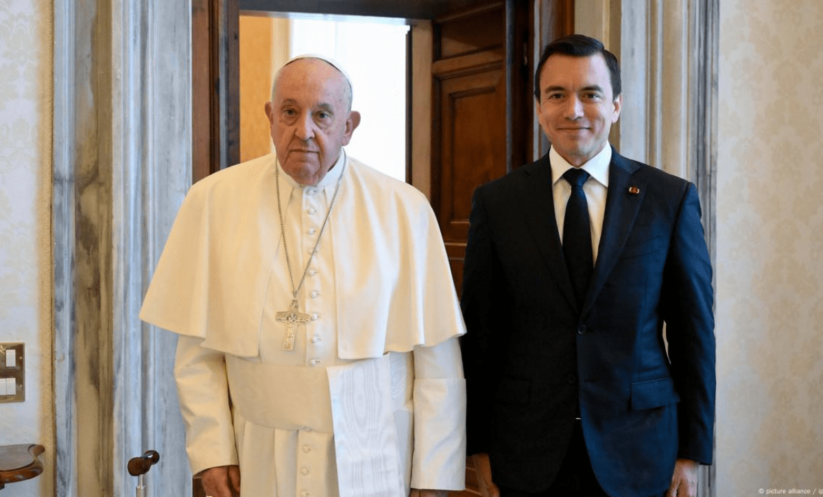 Ecuador honra al papa Francisco con tres días de duelo nacional, según decreto presidencial