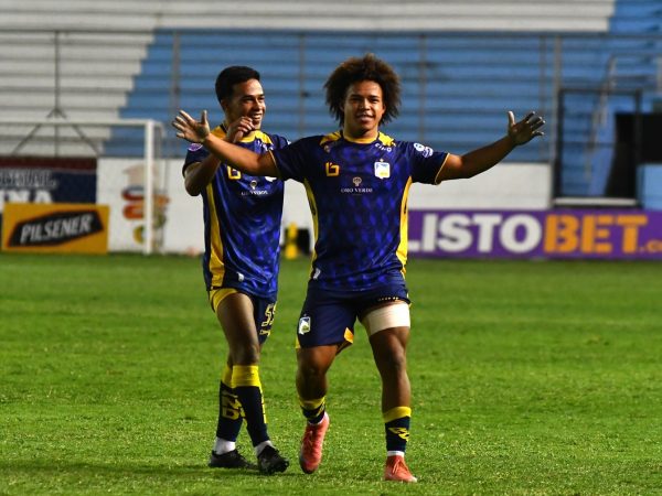Erick Mendoza, goleador de Delfín FC.