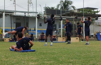 Delfín SC retomó los entrenamientos.