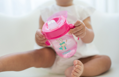 ¿Cómo quitarle el biberón a tu hijo sin que llore? Lo que dicen los expertos
