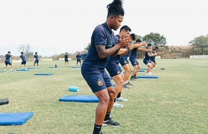 Jugadores de Delfín SC durante un entrenamiento.
