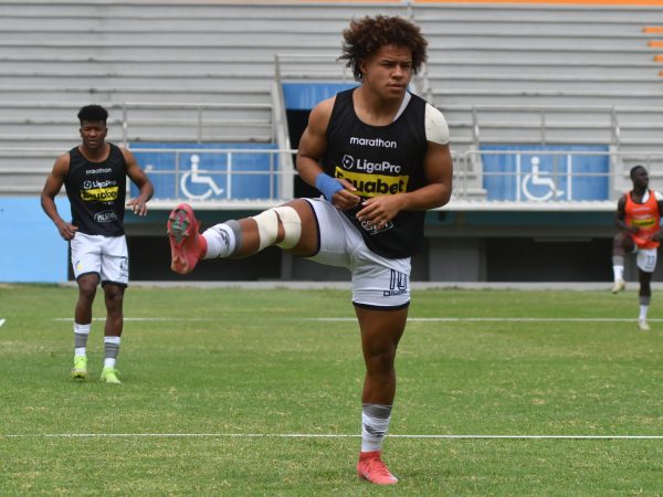 Erick Mendoza, jugador de Delfín SC.