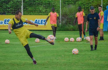 Édison Vega, jugador de Delfín