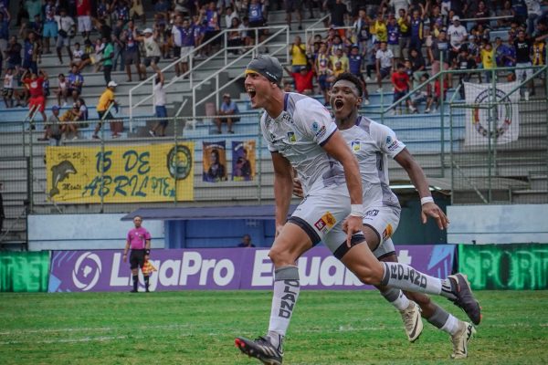 El defensa argentino, Mateo Burdisso, fue escogido como la figura del partido por segunda vez consecutiva.