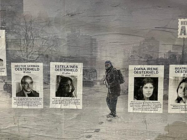 Argentina reactiva la búsqueda de dos nietos del creador de ‘El Eternauta’ desaparecidos por la dictadura.