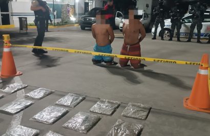Decomiso de 37 bloques de marihuana en Jipijapa: Dos detenidos por intento de distribución en feriado de Manabí.