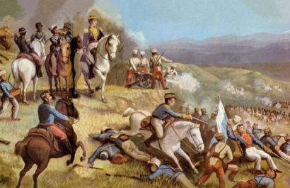 Batallas por la independencia de Quito, Ecuador (Imagen: óleo representando la Batalla de Ibarra, 1823). La independencia derivó en deudas internacionales.