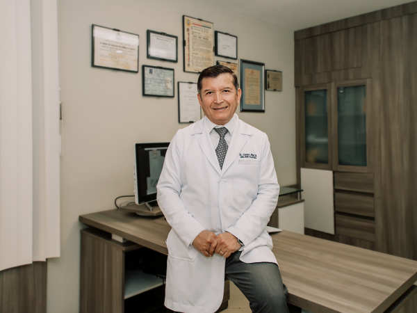 Carlos Alba Barreiro, el cirujano que transformó vidas en El Oro muere tras complicaciones de salud