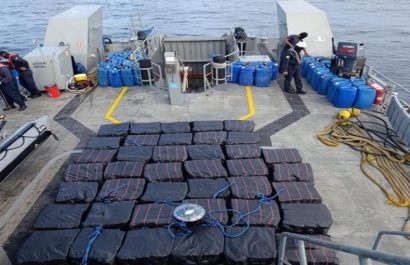 Dos pescadores oriundos de Jaramijó detenidos en altamar con más de una tonelada de cocaína.