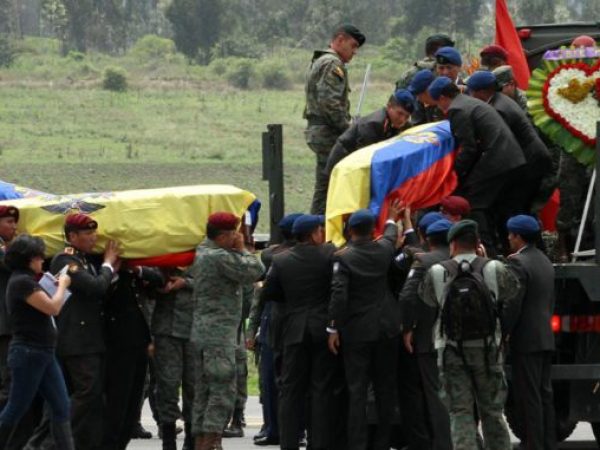 ¡Un país de luto! Con una misa en Quito despiden a los 11 militares caídos