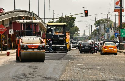 Obras viales ejecutadas el sábado en la zona industrial de Guayaquil.