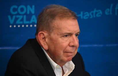 Edmundo González recibe atención médica por episodio de hipotensión