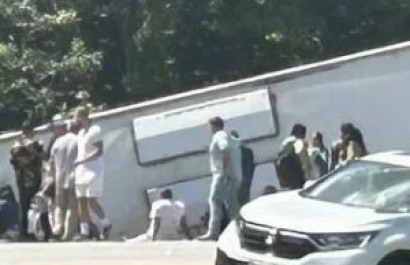 Tragedia en autopista de Nueva York Autobús turístico vuelca y deja cinco fallecidos