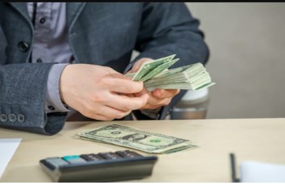 El afiliado podrá comprometer hasta el 50 % de sus ingresos mensuales como cuota.