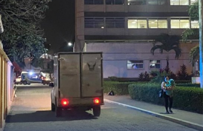Al hombre lo encontraron herido junto a una moto y lo trasladaron al hospital de Machala donde falleció