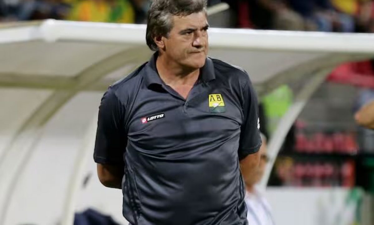El entrenador colombiano Armando Osma.