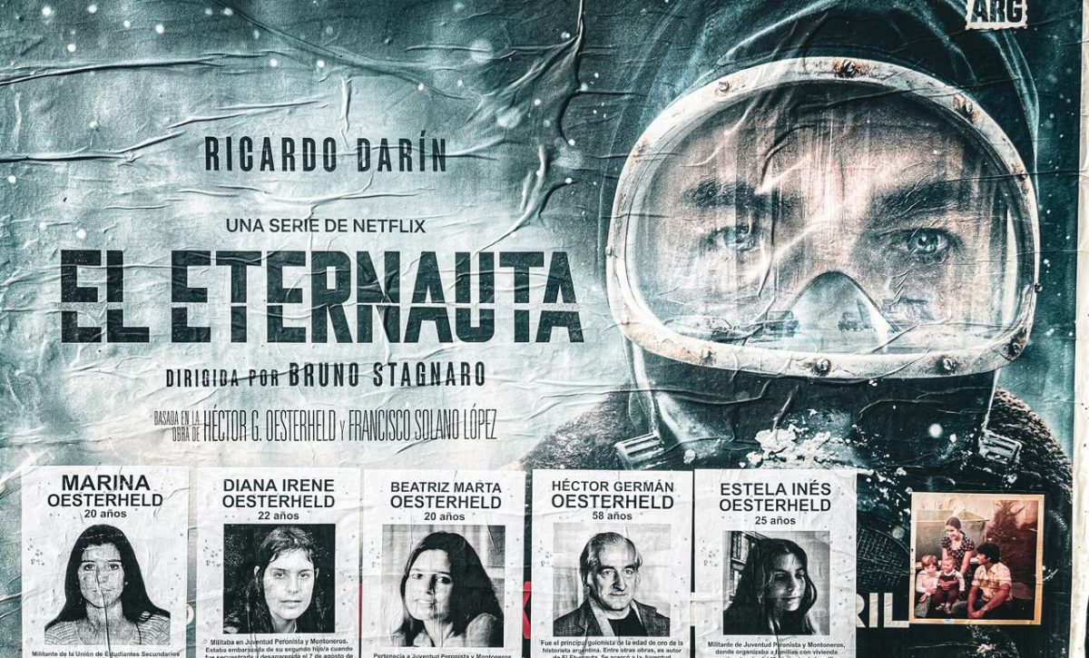 La serie, producida por Netflix y ambientada en la Argentina actual, combina elementos clásicos de la ciencia ficción con un fuerte mensaje social y político.