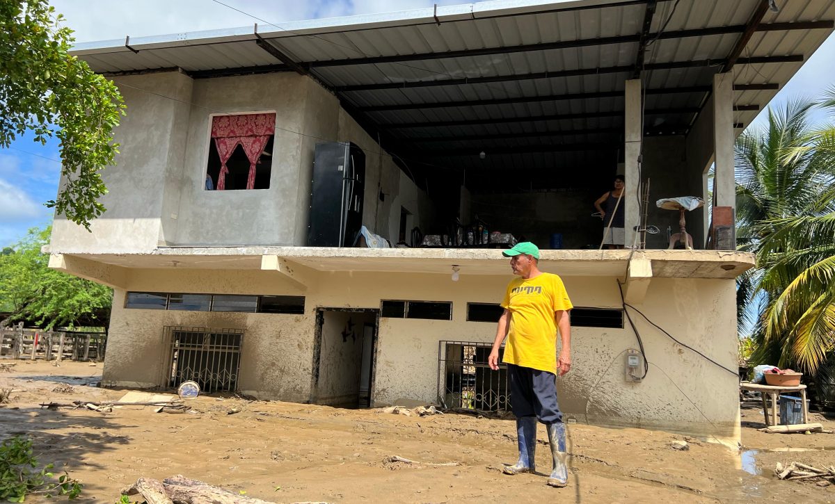 Desolación en El Mate: familias abandonan sus hogares tras inundaciones