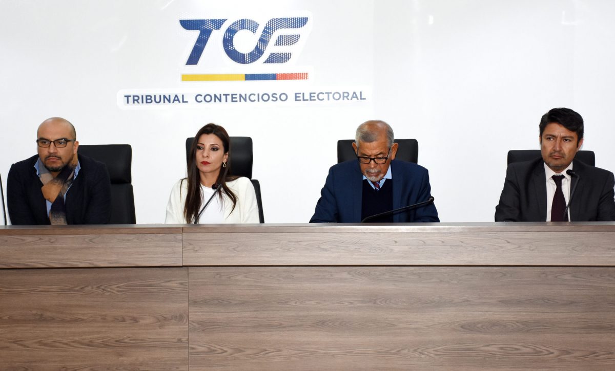 Elecciones. TCE rechaza impugnación a medida del CNE sobre uso de celulares para fotografiar papeletas