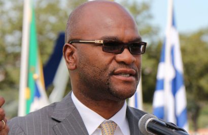 Embajador sudafricano Nkosinathi Mthethwa fallece tras caer de un hotel en París