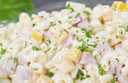 Esta receta de ensalada de coditos es todo lo que necesitas para tu próxima reunión