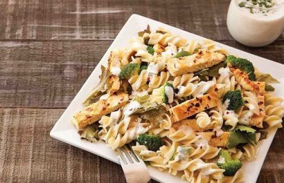 Estas ensaladas harán que tu pollo nunca sepa igual (en el mejor sentido)