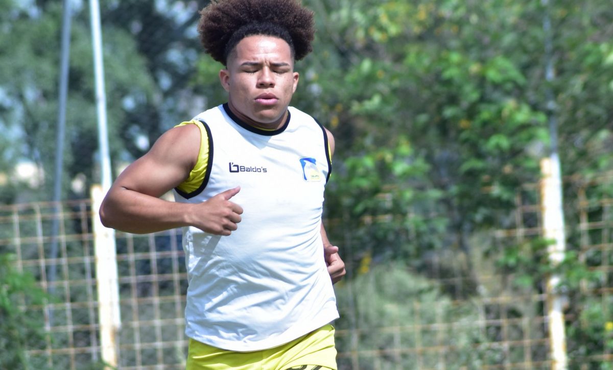 Erick Mendoza, jugador de Delfín SC.