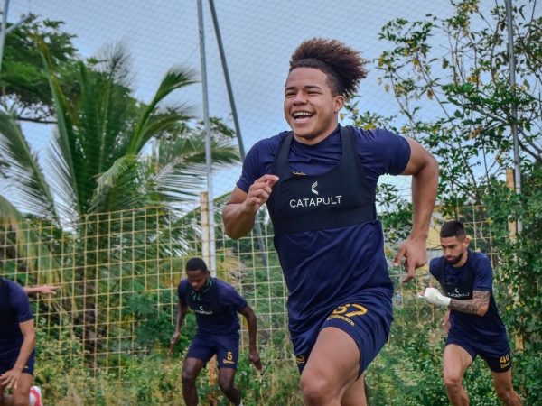 Erick Mendoza, delantero de Delfín SC