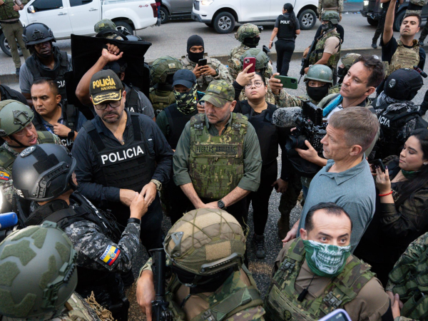 Ecuador despliega operativo con Erik Prince contra delincuencia en Guayaquil