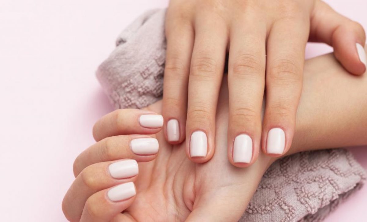 Restricción en la UE: vetan químico presente en esmaltes de uñas en gel por riesgos sanitarios