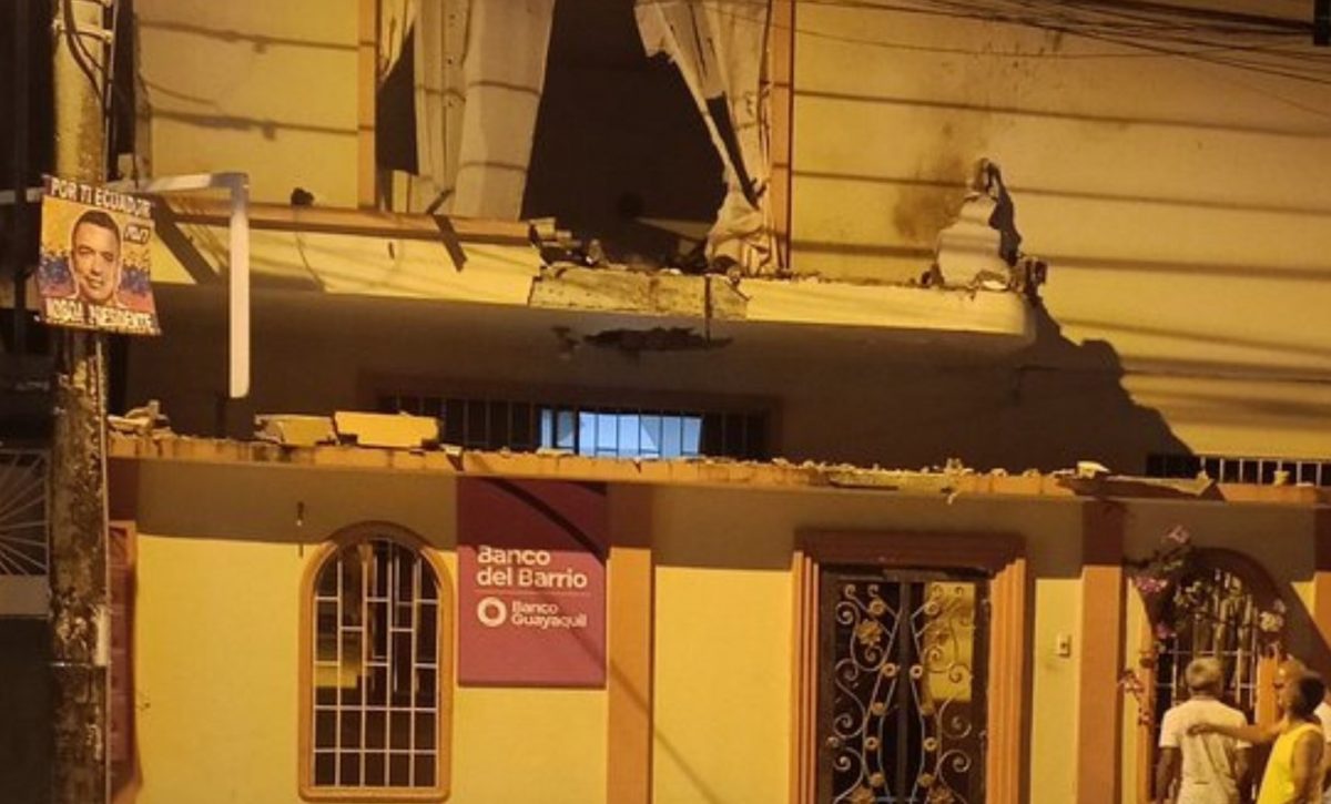 Afortunadamente, el atentado explosivo no dejó heridos, pero sí pérdidas materiales.