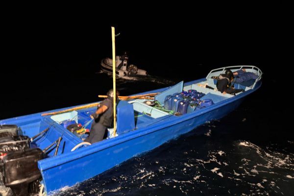 La incautación del combustible ocurrió a 178 millas náuticas de la costa de Manta.