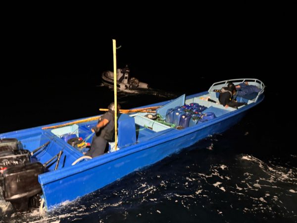 La incautación del combustible ocurrió a 178 millas náuticas de la costa de Manta.
