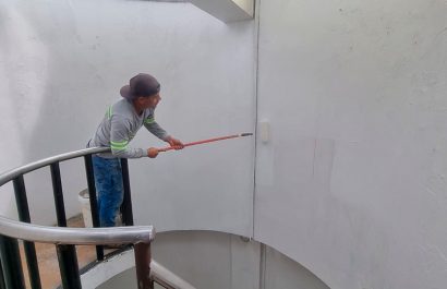 n el trabajo también se identificaron posibles daños adicionales causados por las condiciones climáticas, como la humedad y la salinidad.