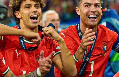 João Félix, junto a Cristiano Ronaldo en la selección de Portugal.