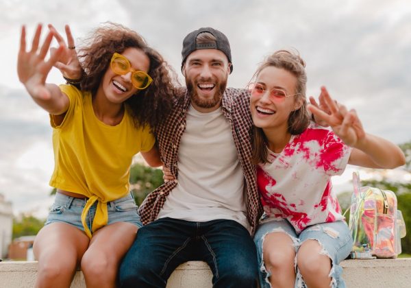 La ciencia lo confirma: tu cerebro se sincroniza con tus amigos y hasta influye en tus compras