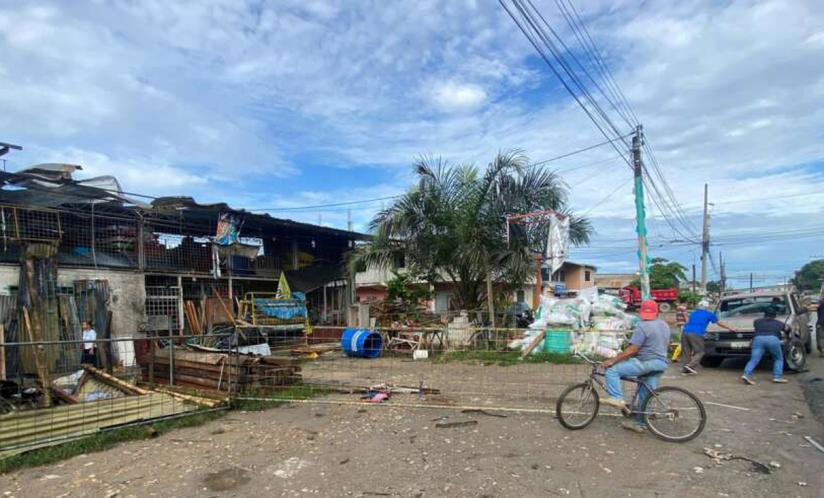 El guabo-explosión en ferretería