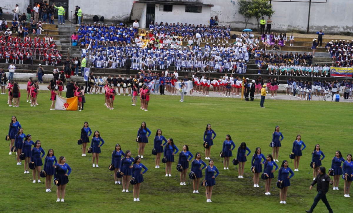 El festival de bastoneras de Quito tuvo una duración de ocho horas