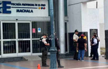 Pánico en Fiscalía de Machala: amenaza de bomba obliga evacuación total