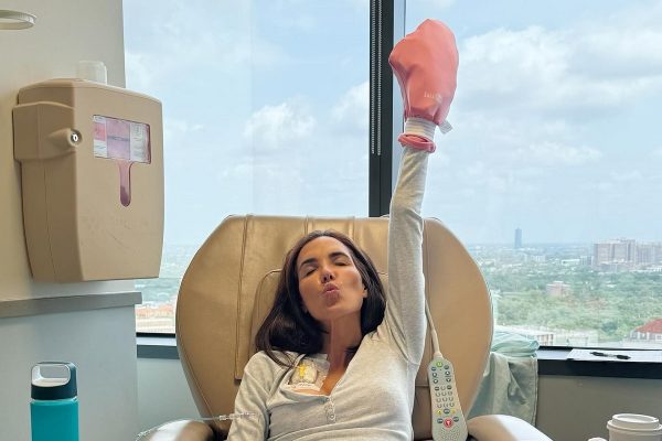 La atleta y excomunicadora María Teresa Guerrero inició su tratamiento oncológico.