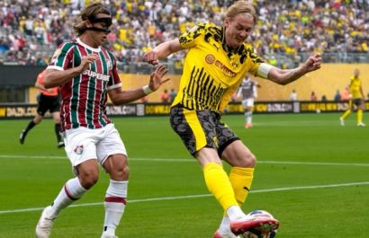 Acción del partido entre Fluminense y Borussia Dortmund.