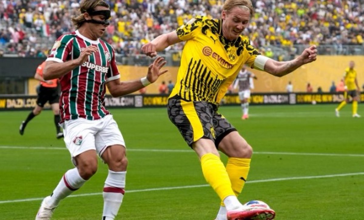 Acción del partido entre Fluminense y Borussia Dortmund.