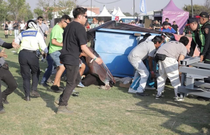 El colapso de la estructura enlutó el festival que terminó clausurado